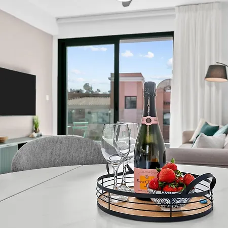 Oasis 301 Gorgeous Modern 2-bed Complex Pool * Paphos