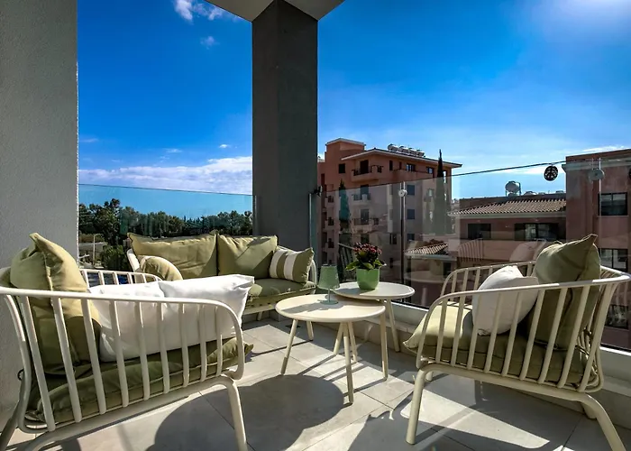 Oasis 301 Gorgeous Modern 2-bed Complex Pool * Paphos