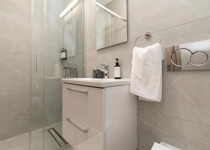 Oasis 301 Gorgeous Modern 2-bed Complex Pool Apartament *