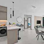 Oasis 301 Gorgeous Modern 2-bed Complex Pool Lejlighed