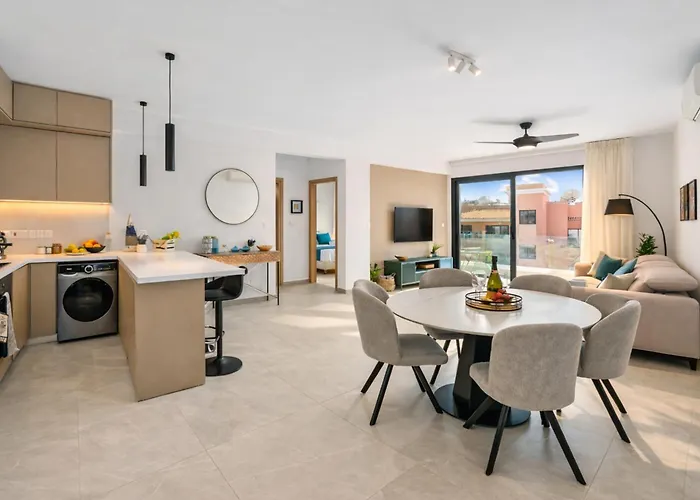 Apartamento Oasis 301 Gorgeous Modern 2-bed Complex Pool Pafos