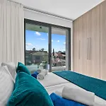 Oasis 301 Gorgeous Modern 2-bed Complex Pool